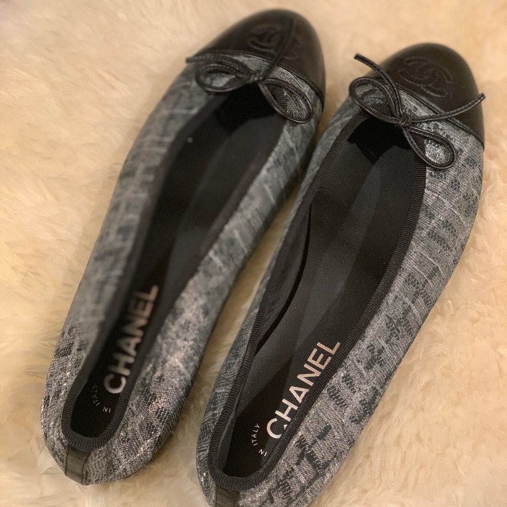 CHANEL CC Flats 🥿